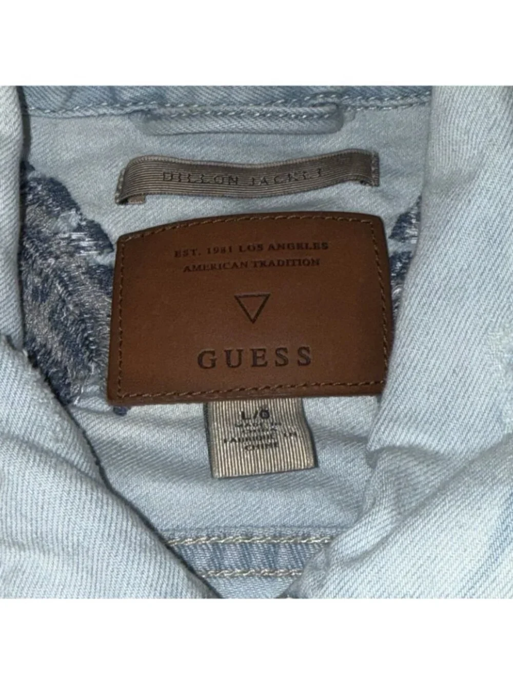 Guess Dillon Distressed Jean Jacket Floral Embroidery Hawaiian Men’s Large